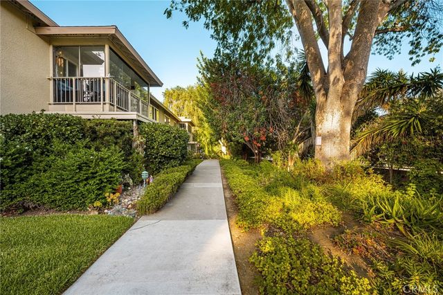 808 Ronda Mendoza C C, Laguna Woods, CA 92637