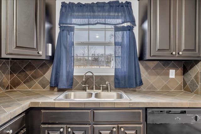 564 Indian Springs Cir, Manchester, TN 37355