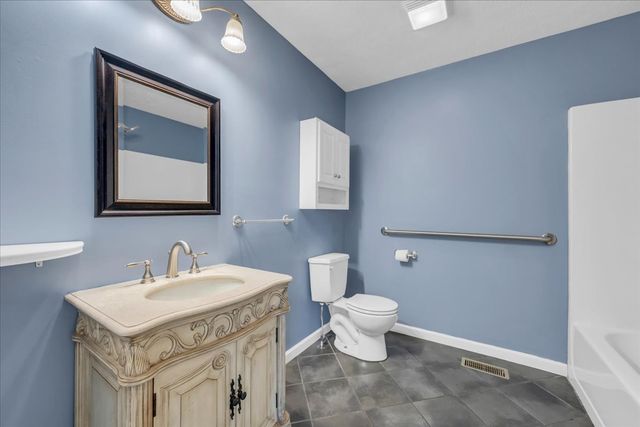 564 Indian Springs Cir, Manchester, TN 37355