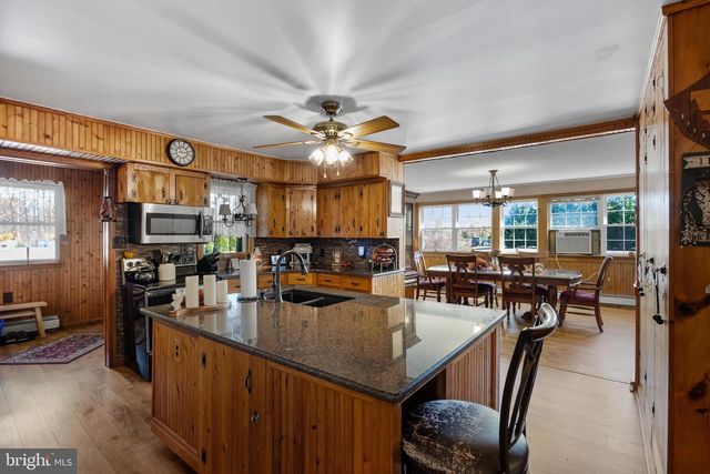 303 E CENTRAL AVENUE, Hammonton, NJ 08037