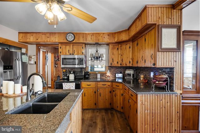 303 E CENTRAL AVENUE, Hammonton, NJ 08037