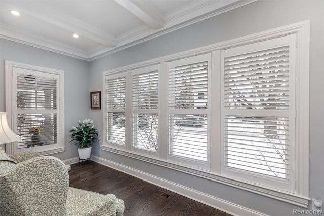 323 Terry Avenue, Rochester, MI 48307