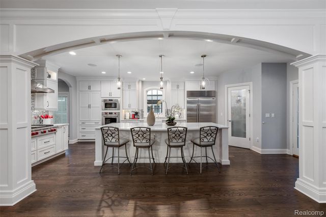 323 Terry Avenue, Rochester, MI 48307