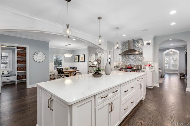 323 Terry Avenue, Rochester, MI 48307