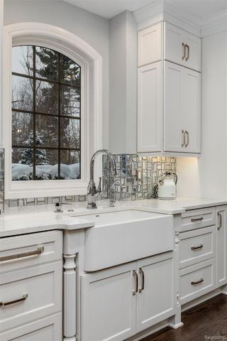 323 Terry Avenue, Rochester, MI 48307