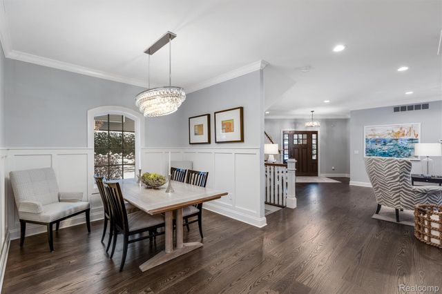 323 Terry Avenue, Rochester, MI 48307