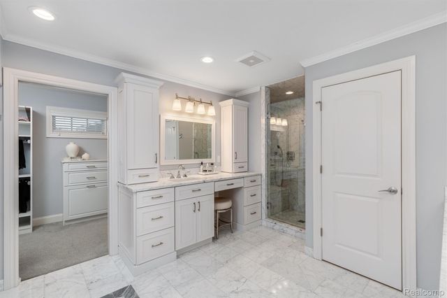 323 Terry Avenue, Rochester, MI 48307