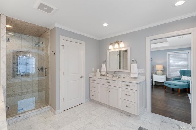 323 Terry Avenue, Rochester, MI 48307