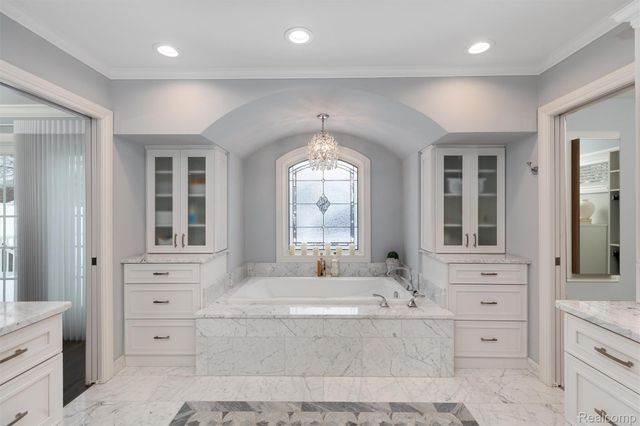 323 Terry Avenue, Rochester, MI 48307