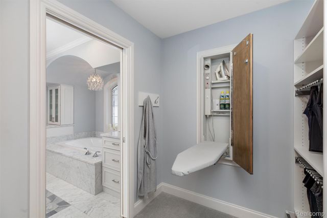 323 Terry Avenue, Rochester, MI 48307