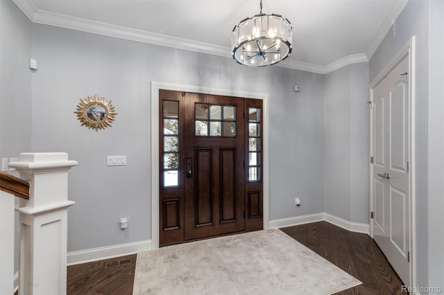 323 Terry Avenue, Rochester, MI 48307