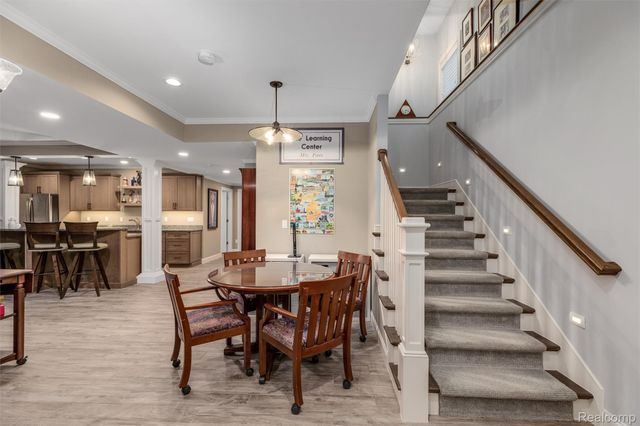 323 Terry Avenue, Rochester, MI 48307