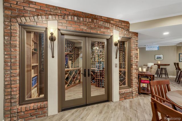 323 Terry Avenue, Rochester, MI 48307