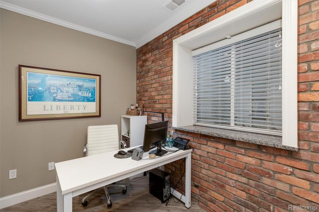 323 Terry Avenue, Rochester, MI 48307