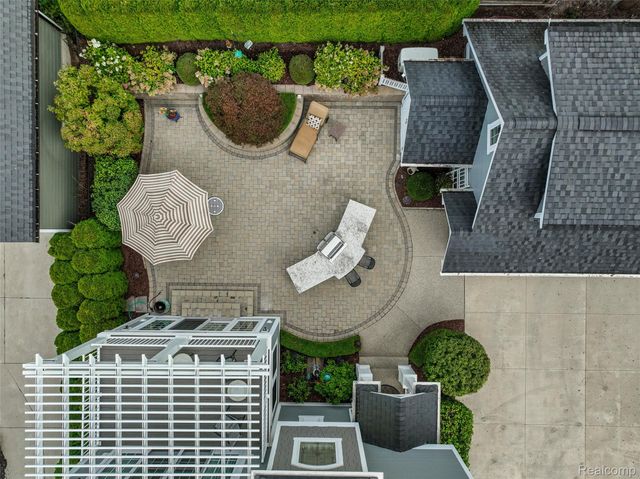 323 Terry Avenue, Rochester, MI 48307