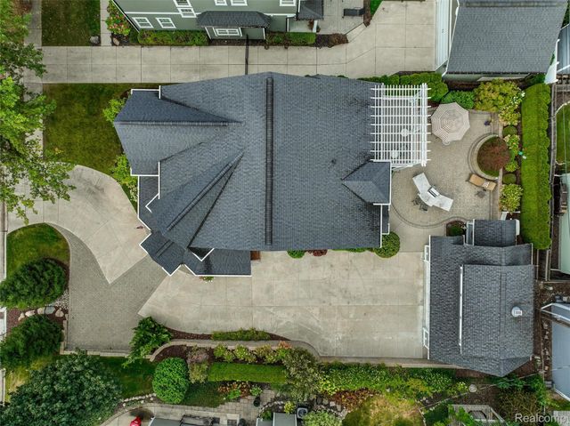 323 Terry Avenue, Rochester, MI 48307