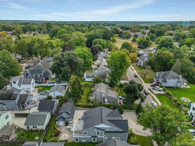 323 Terry Avenue, Rochester, MI 48307