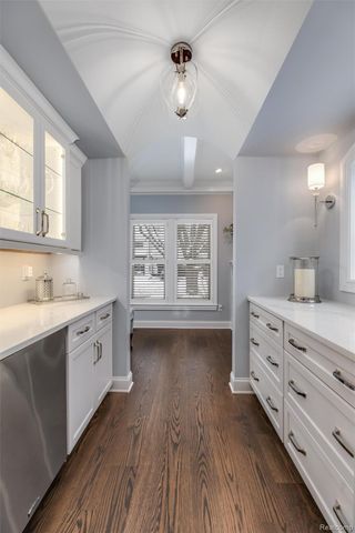 323 Terry Avenue, Rochester, MI 48307