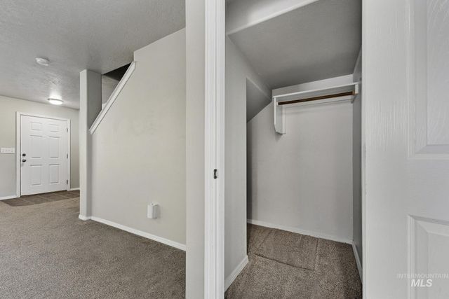 497 N Lahar Pl, Kuna, ID 83634