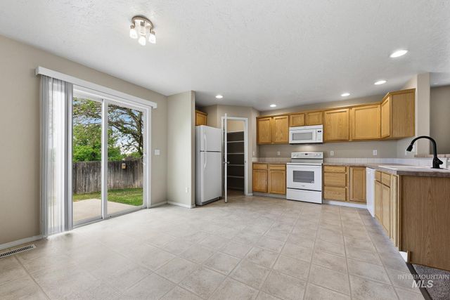 497 N Lahar Pl, Kuna, ID 83634