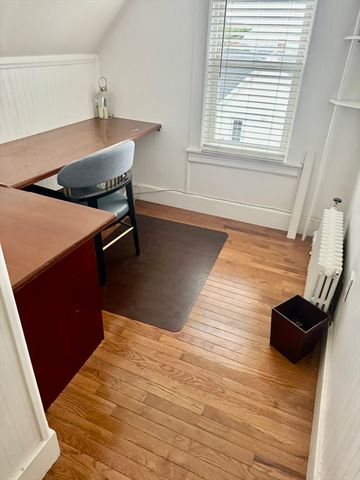 15 Waverly Ave, Everett, MA 02149