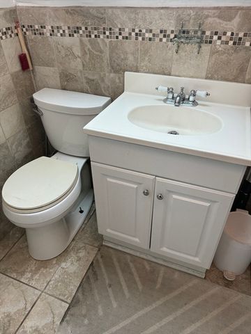 15 Waverly Ave, Everett, MA 02149