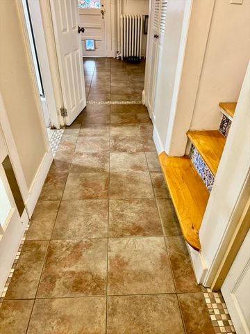 15 Waverly Ave, Everett, MA 02149