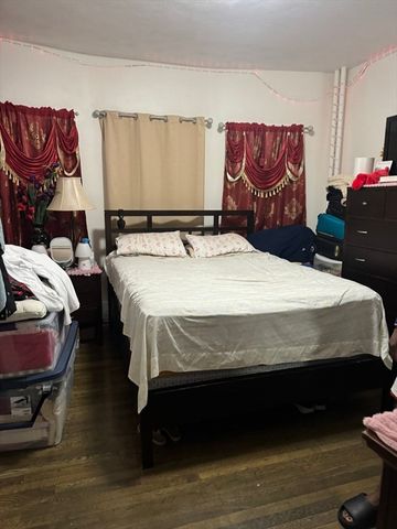 15 Waverly Ave, Everett, MA 02149