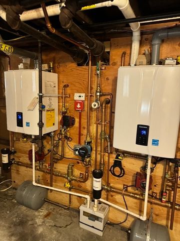 15 Waverly Ave, Everett, MA 02149