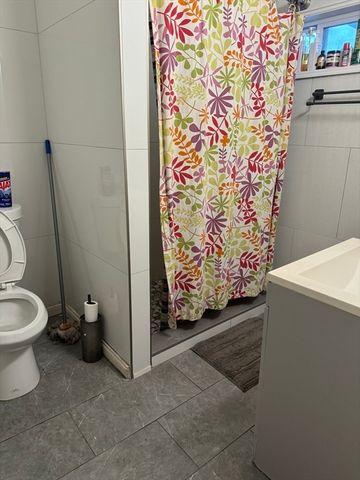 15 Waverly Ave, Everett, MA 02149