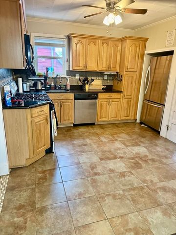 15 Waverly Ave, Everett, MA 02149