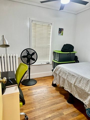 15 Waverly Ave, Everett, MA 02149