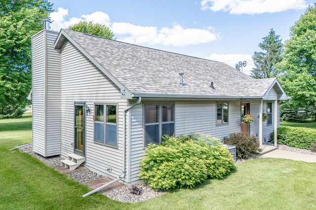 N5277 EVERTS ROAD, New London, WI 54961