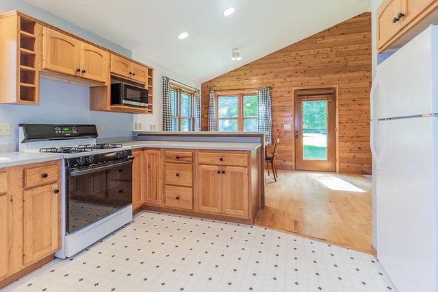 N5277 EVERTS ROAD, New London, WI 54961