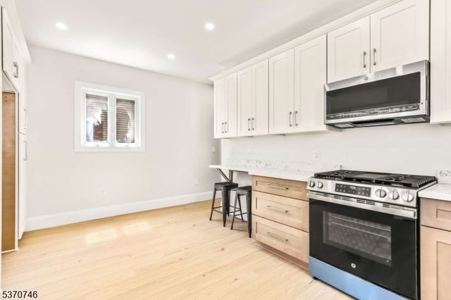 300 Irwin St, Phillipsburg Town, NJ 08865