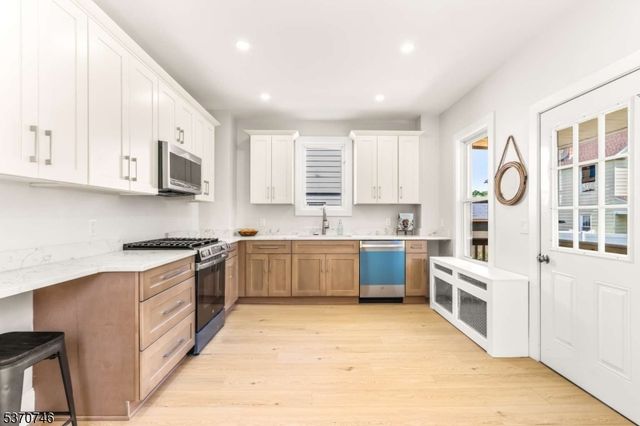 300 Irwin St, Phillipsburg Town, NJ 08865