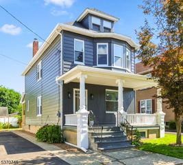 300 Irwin St, Phillipsburg Town, NJ 08865