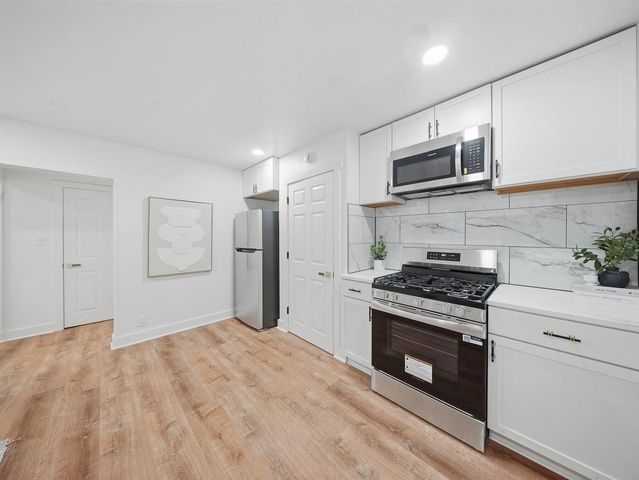 4626 N River Park BOULEVARD, Milwaukee, WI 53209