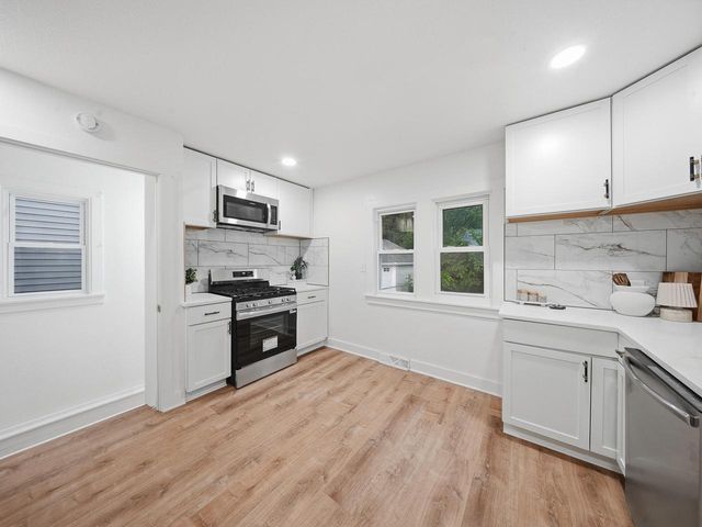 4626 N River Park BOULEVARD, Milwaukee, WI 53209