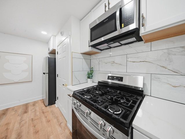 4626 N River Park BOULEVARD, Milwaukee, WI 53209