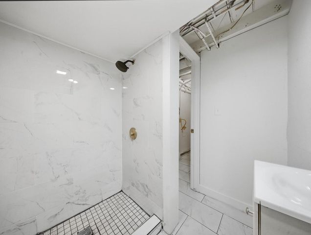 4626 N River Park BOULEVARD, Milwaukee, WI 53209