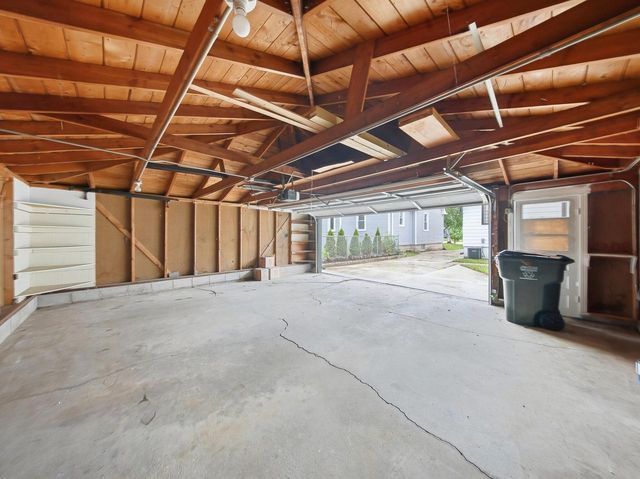 4626 N River Park BOULEVARD, Milwaukee, WI 53209