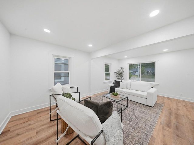 4626 N River Park BOULEVARD, Milwaukee, WI 53209