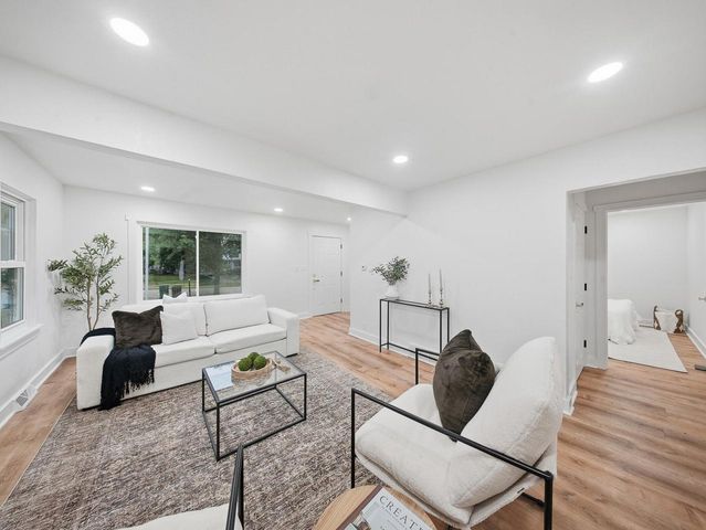 4626 N River Park BOULEVARD, Milwaukee, WI 53209