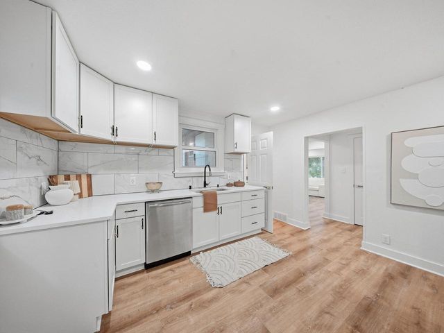 4626 N River Park BOULEVARD, Milwaukee, WI 53209