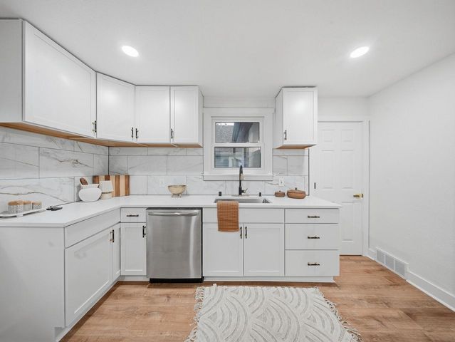 4626 N River Park BOULEVARD, Milwaukee, WI 53209