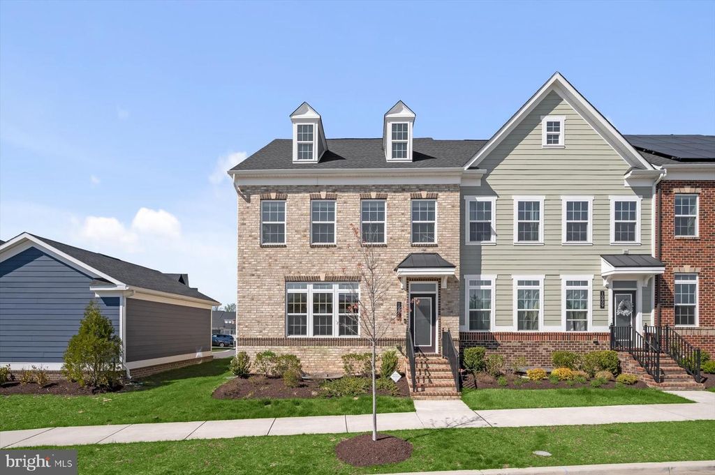 Image 1 of property listing at 10911 BECKENHAM ST, Middle River, MD 21220