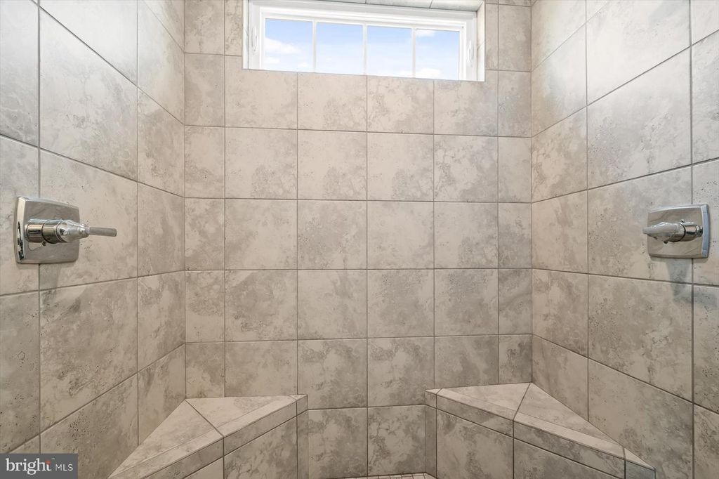 Image 24 of property listing at 10911 BECKENHAM ST, Middle River, MD 21220