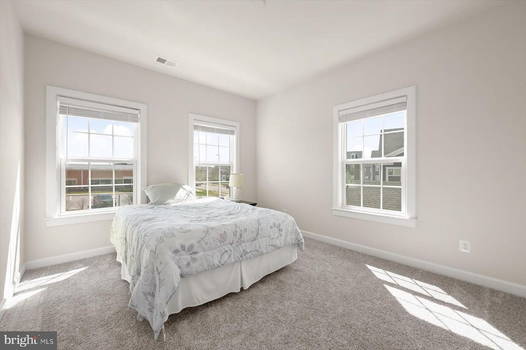 Image 30 of property listing at 10911 BECKENHAM ST, Middle River, MD 21220