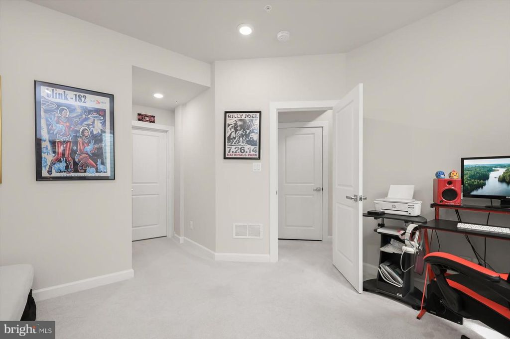 Image 36 of property listing at 10911 BECKENHAM ST, Middle River, MD 21220